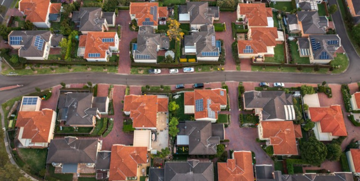 Investors remain resilient in the face of escalating outbreaks
